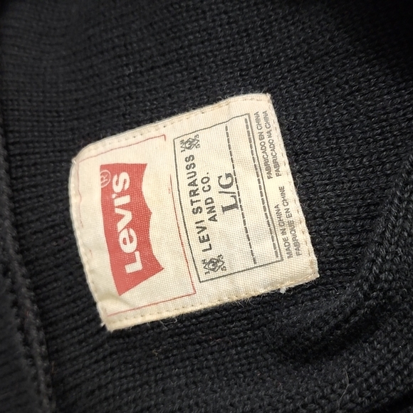 Levis Sweater size - Large - Picture 3 of 8